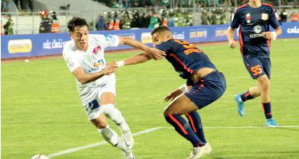 Botola Pro D1: Le Raja préserve son élan victorieux L’ASFAR enfonce le RCOZ