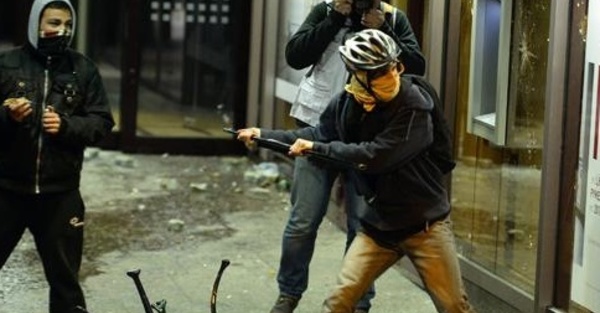 Une centaine de blessés et 24 interpellations à Madrid
