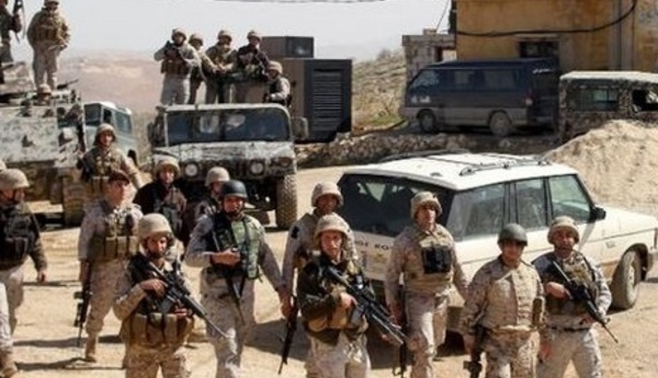 Les rebelles syriens prennent un point de passage stratégique avec la Turquie