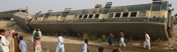 12 morts dans l'explosion d'une bombe à bord d'un train au Pakistan