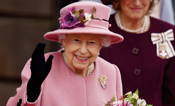 Les Britanniques fêtent les 70 ans de règne de leur reine bien aimée