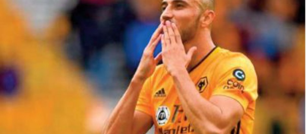 Wolverhampton rend un vibrant hommage à Romain Saiss