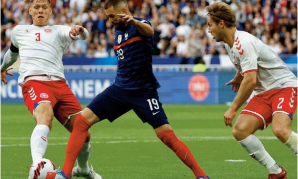 Les Bleus renversés par le Danemark Mbappé blessé