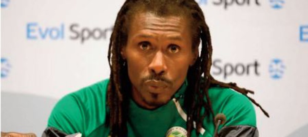 Le sélectionneur du Sénégal demande le report des éliminatoires de la CAN 2023