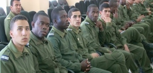 Des élèves officiers de l’Ecole Royale de l’Air de Marrakech en visite d’étude à Dakhla