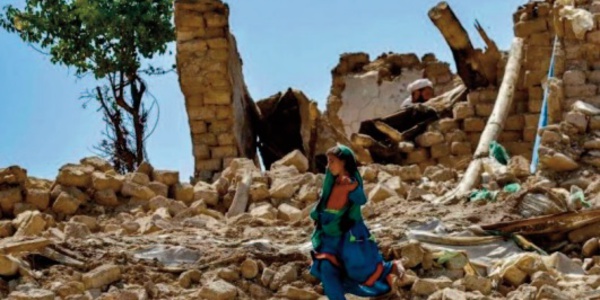 Séisme en Afghanistan: Les survivants attendent l'aide avec anxiété