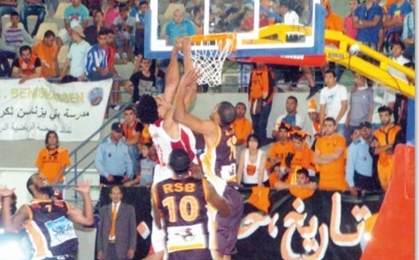 De belles empoignades  en perspective