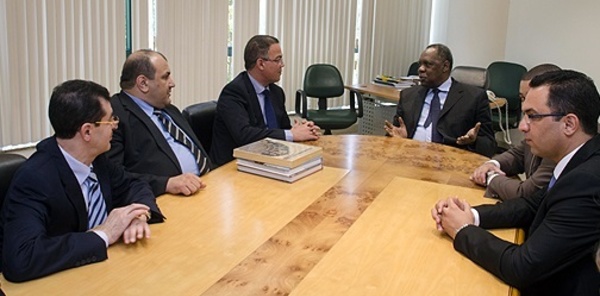 Hayatou et Lekjaa débattent des préparatifs de la Coupe d’Afrique des Nations