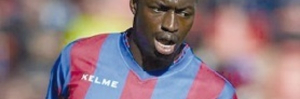 Diop ridiculise les racistes