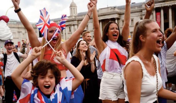 Euro féminin: Trafalgar square rugit de plaisir après la victoire des Lionnes