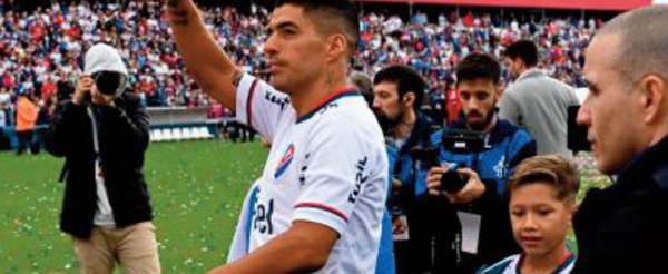 Liesse populaire pour le retour de Luis Suarez dans le club de ses débuts
