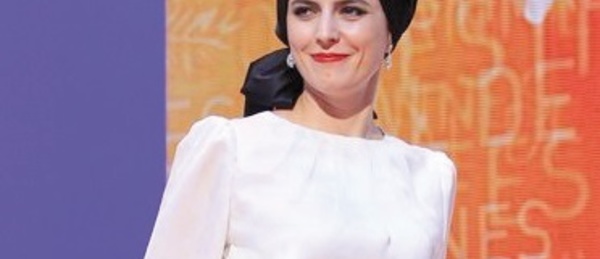 Une bise permise à Cannes, censurée à Téhéran