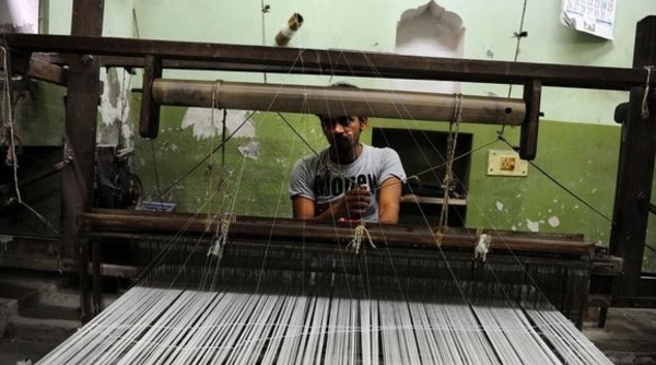 La survie des tisserands de soie indiens ne tient qu'à un fil