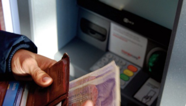 Au Royaume-Uni, l'inflation dépasse 10% et plombe le coût de la vie
