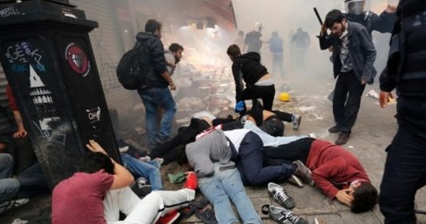 Les manifestants  violemment dispersés à la Place Taksim