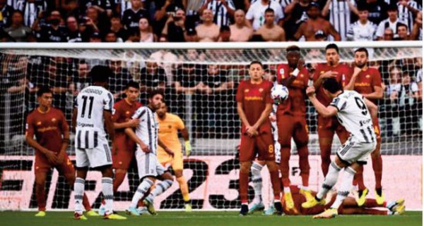 Milan assure avec Leao et Giroud