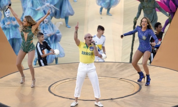 Une ouverture de ferveur, d’erreur et de heurts