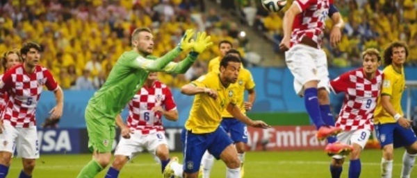 Premier match, première polémique sur l’arbitrage!