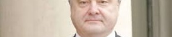 Petro Porochenko signe l'accord d'association avec l’U.E et Moscou menace