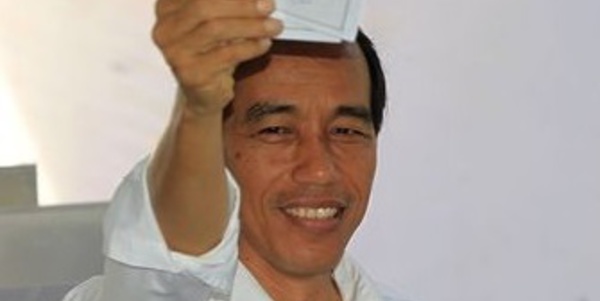 Joko Widodo favori à la présidentielle indonésienne