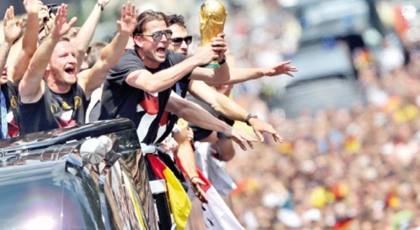 Foule à Berlin pour acclamer la Nationalmannschaft