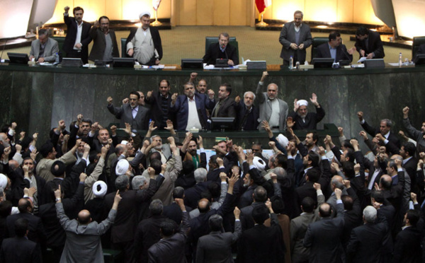 Les pourparlers sur le nucléaire  provoquent une tempête politique en Iran