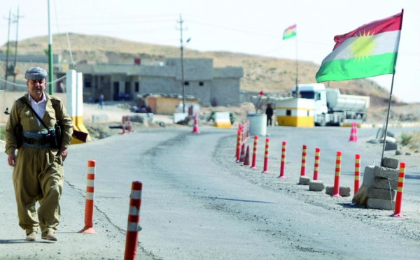 Offensive kurde contre les jihadistes et raids américains accrus
