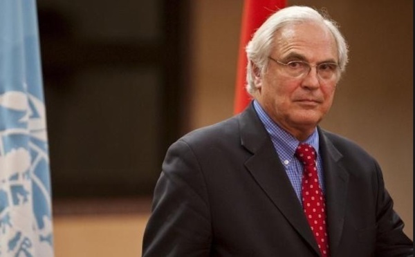 Christopher Ross reprend son bâton de pèlerin