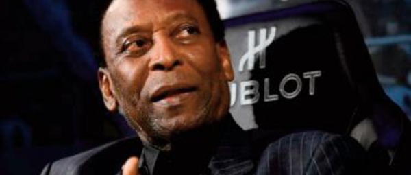 Pelé, hospitalisé, se sent fort, et plein d'espoir
