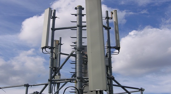 Le tribunal de commerce accède à la requête de citoyens berkanais et interdit l’installation d’une antenne-relais