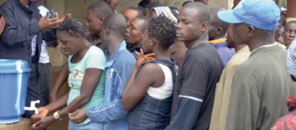 Le monde est en train de  perdre la bataille contre Ebola