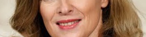 L’ex-Première dame française dévoile ses “années enchantées” avec Hollande