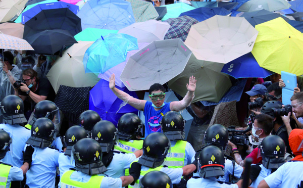 Les manifestants continuent de braver le pouvoir à Hong Kong