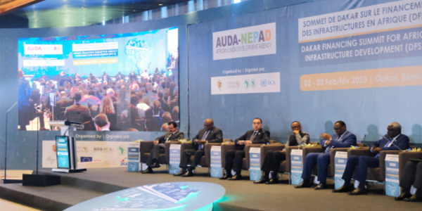 Le deuxième Sommet sur le financement des infrastructures en Afrique sanctionné par la “Déclaration de Dakar ”