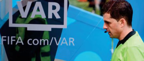 Mondial des clubs. Quand l'arbitre parle au public