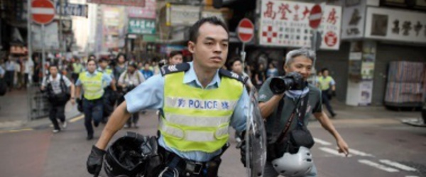 ​Le dialogue menacé  à Hong Kong