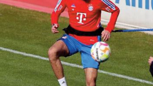 Noussair Mazraoui de retour à l'entraînement