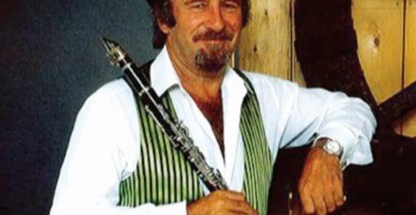 ​Décès du célèbre clarinettiste de jazz, Acker Bilk