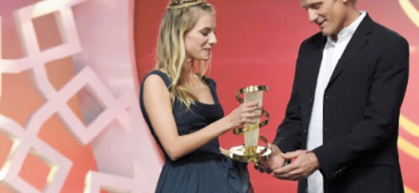 ​Des milliers de spectateurs à Jemâa El Fna  pour la projection de “Loin des hommes”