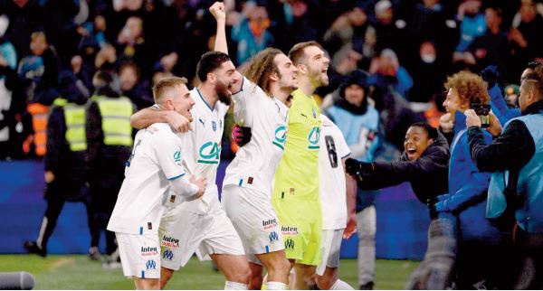 Ligue 1 : Marseille peut confirmer, Paris veut s'échapper