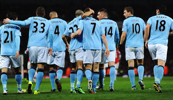 ​City toujours aux trousses de Chelsea