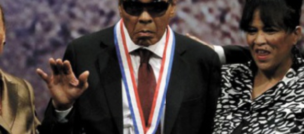 Mohamed Ali hospitalisé pour une pneumonie