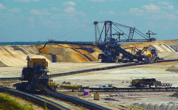 La croissance économique tirée par les mines et les services
