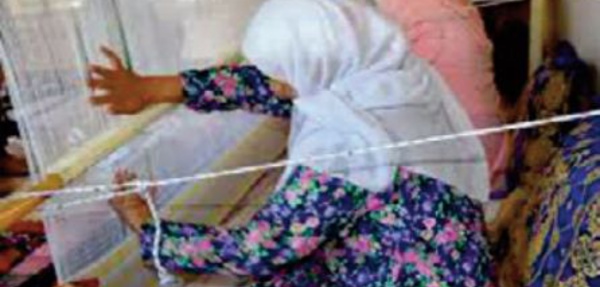 La vente aux enchères du tissu bzioui reprend des couleurs