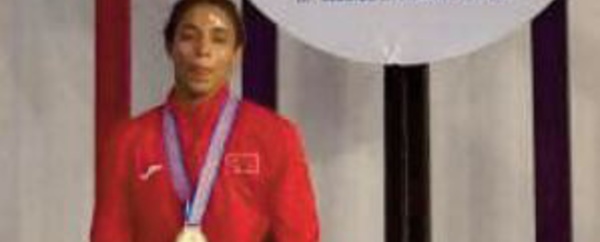 Zineb Hassoune médaillée d'or en lutte libre