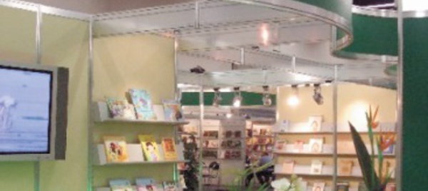 ​Le stand de l'Arabie Saoudite au SIEL riche en publications