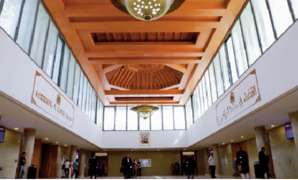 Studieux en pleines vacances, le gouvernement. Comme par enchantement !