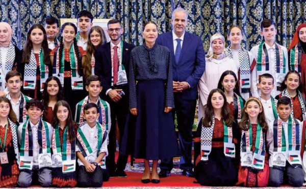 SAR la Princesse Lalla Hasnaa reçoit les enfants maqdessis participant à la 14ème édition des colonies de vacances de l'Agence Bayt Mal Al-Qods