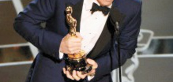 ​L'étoile montante britannique Eddie Redmayne s'offre le triplé