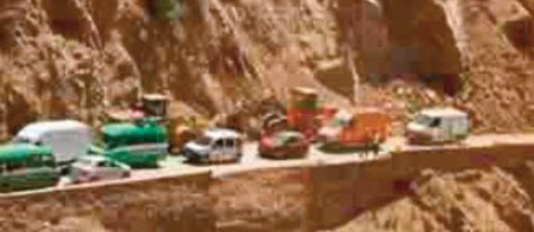 La réouverture de la route menant à Ighil facilite l’ acheminement des aides